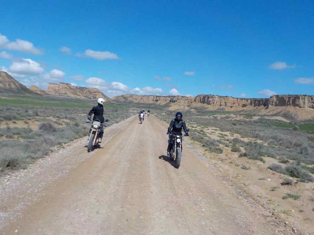 les road trip moto desert de bardenas